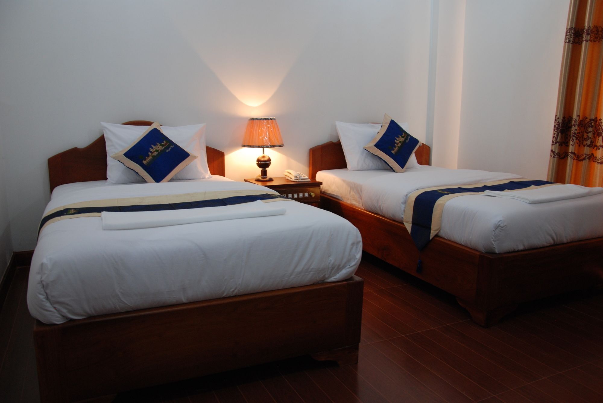 Emerald Bb Battambang Hotel Extérieur photo