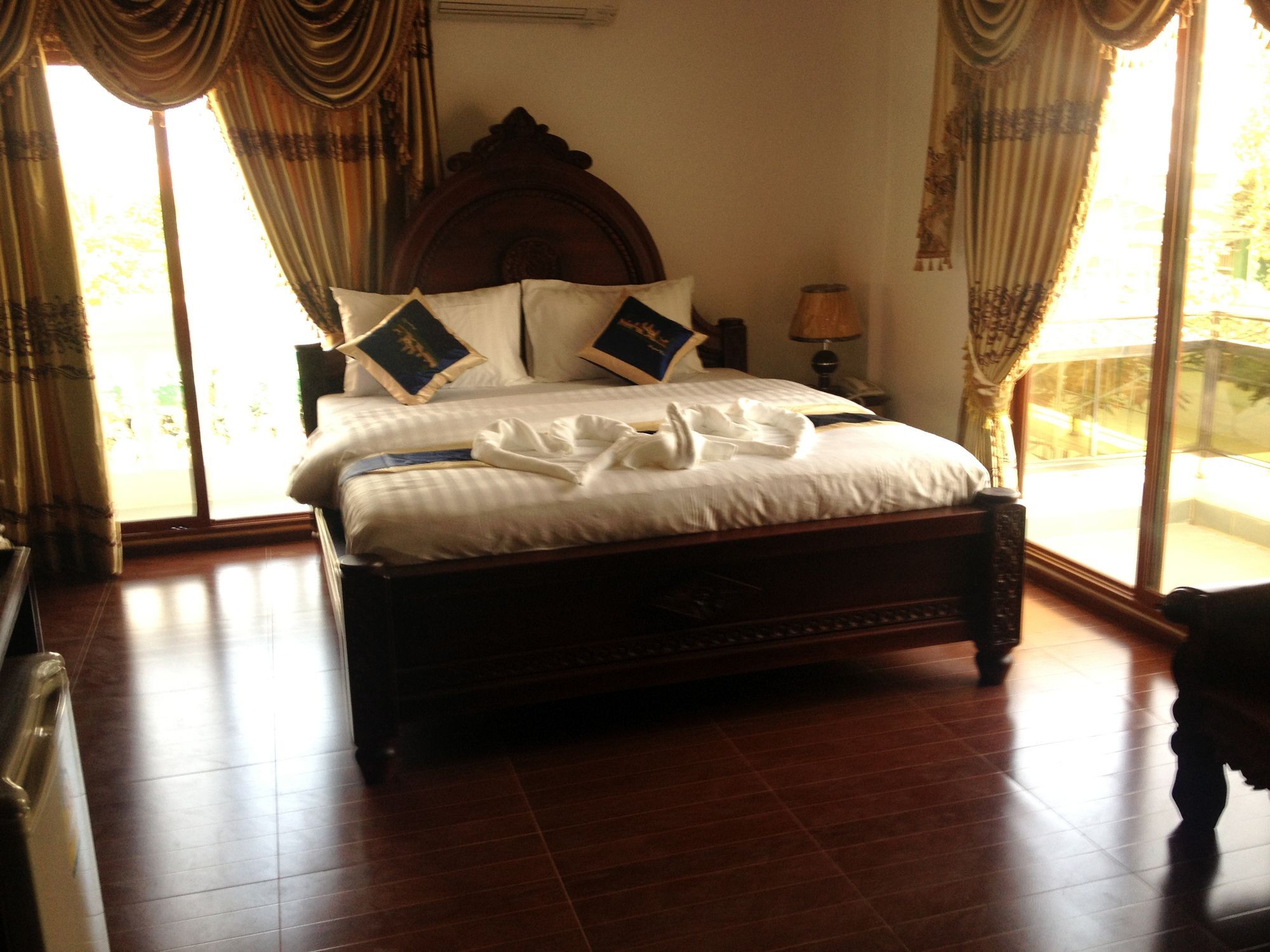 Emerald Bb Battambang Hotel Extérieur photo
