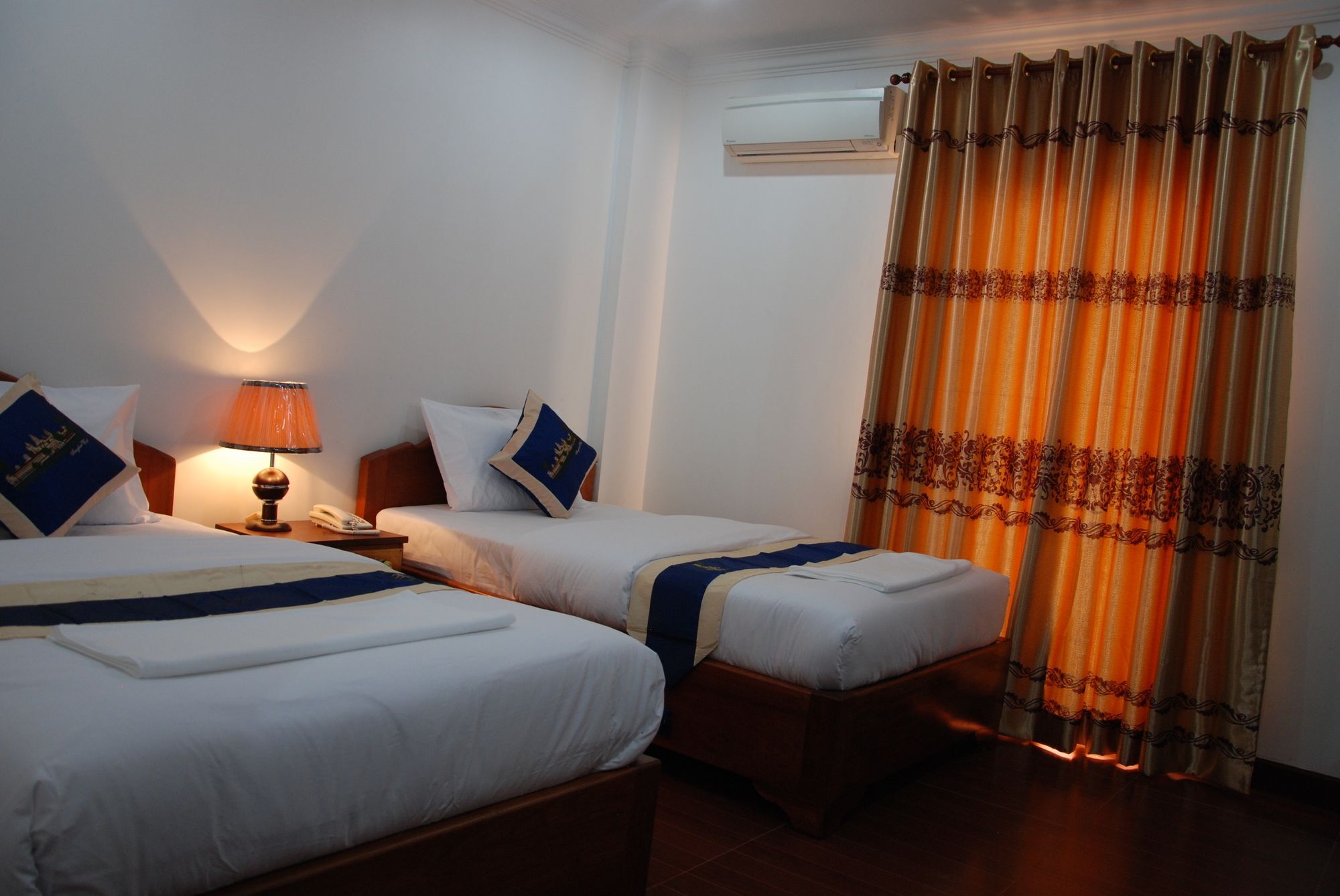 Emerald Bb Battambang Hotel Extérieur photo