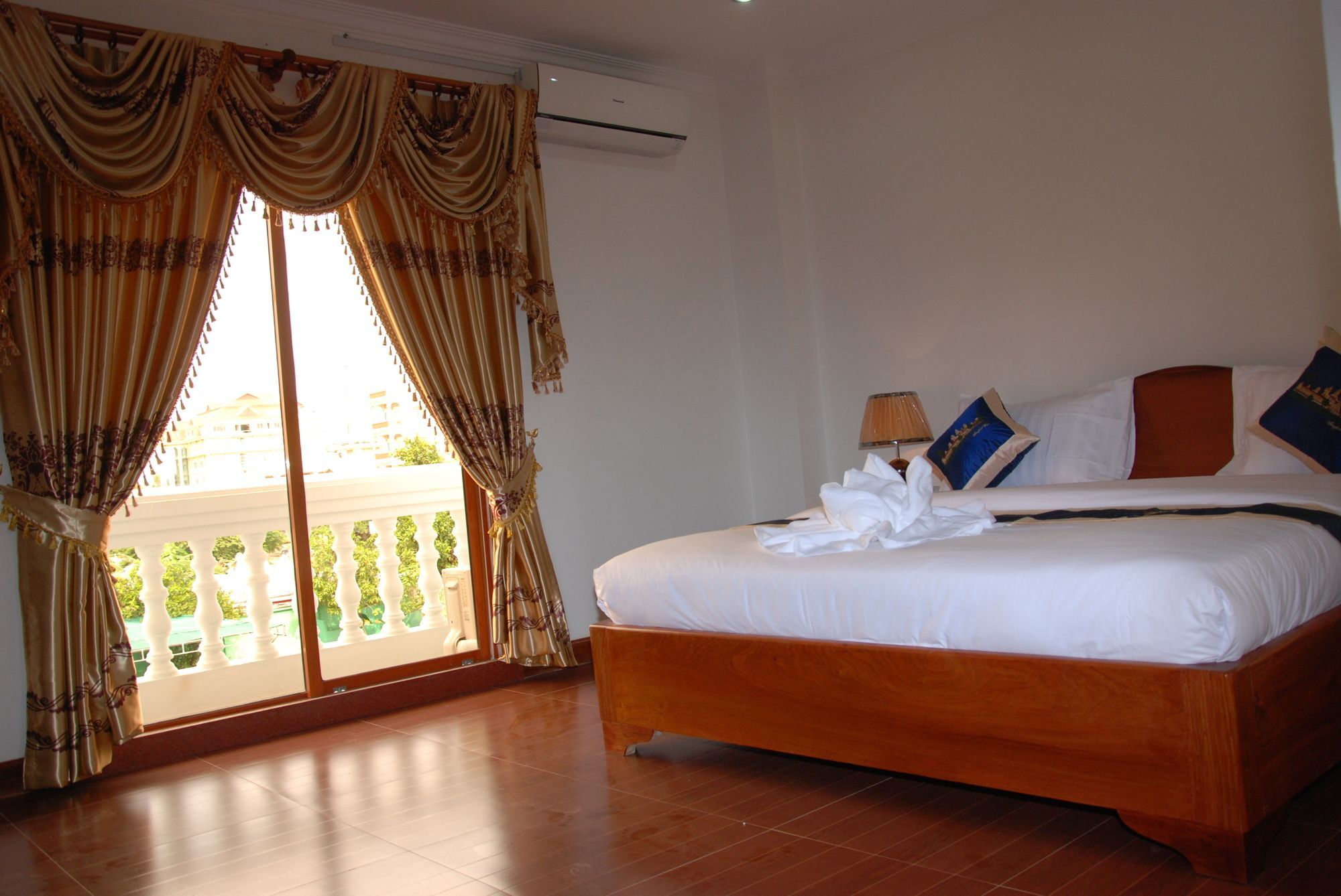 Emerald Bb Battambang Hotel Extérieur photo